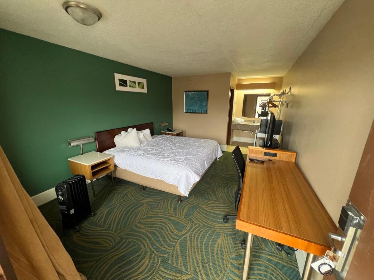 Hilltop Inn Pittsburgh Crafton Εξωτερικό φωτογραφία