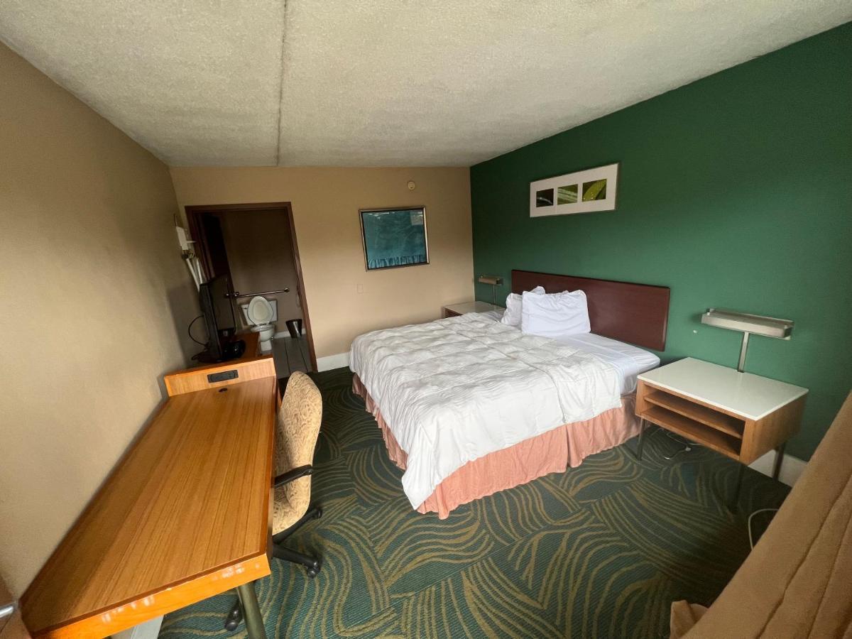 Hilltop Inn Pittsburgh Crafton Εξωτερικό φωτογραφία