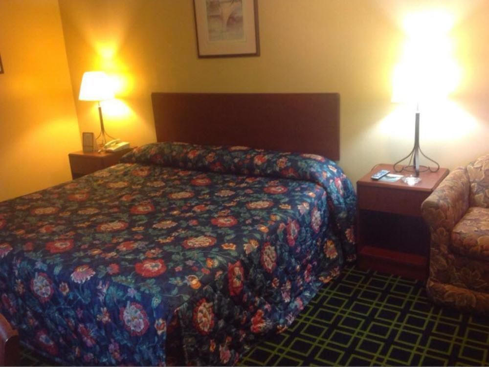 Hilltop Inn Pittsburgh Crafton Εξωτερικό φωτογραφία